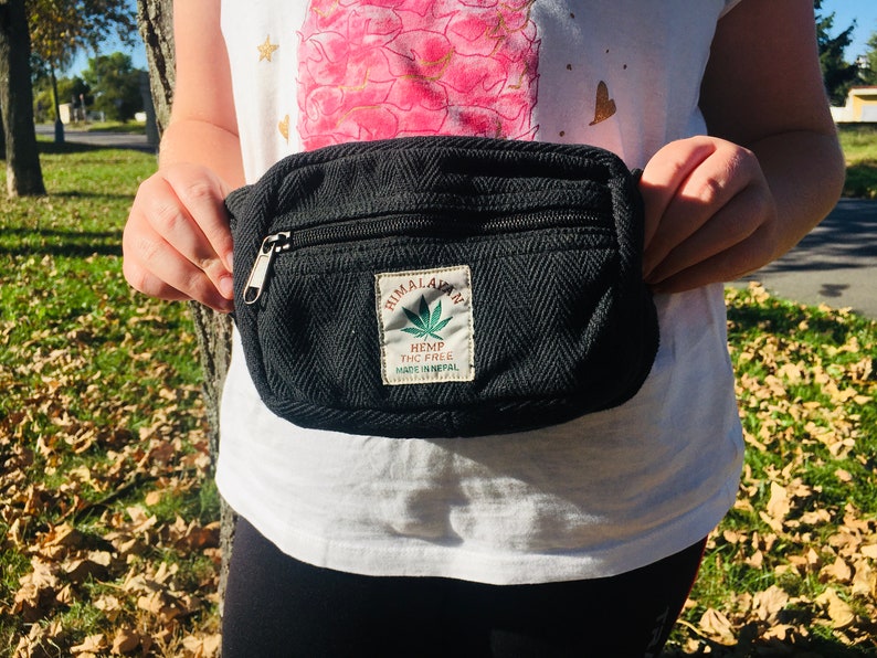 large hemp Fanny Pack , vegan Waist Bag, Hip pack, black Bumbag, cross-body bag, vegan money bag, hemp belt bag, Himalayan hemp, zdjęcie 4