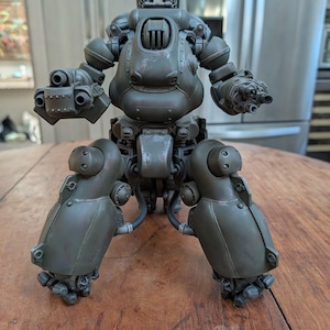 希少品　fallout セントリーボット　シリアル入りフィギュア il_300x300.8330735482_pkqt.jpg