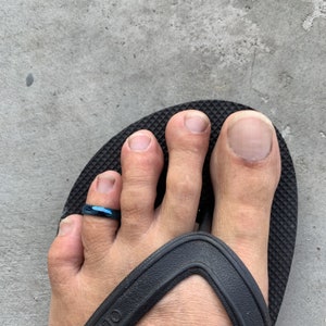 Toe Ring 4mm Stainless Steel BLUE or CHOCOLATE  Men's | Beach wear