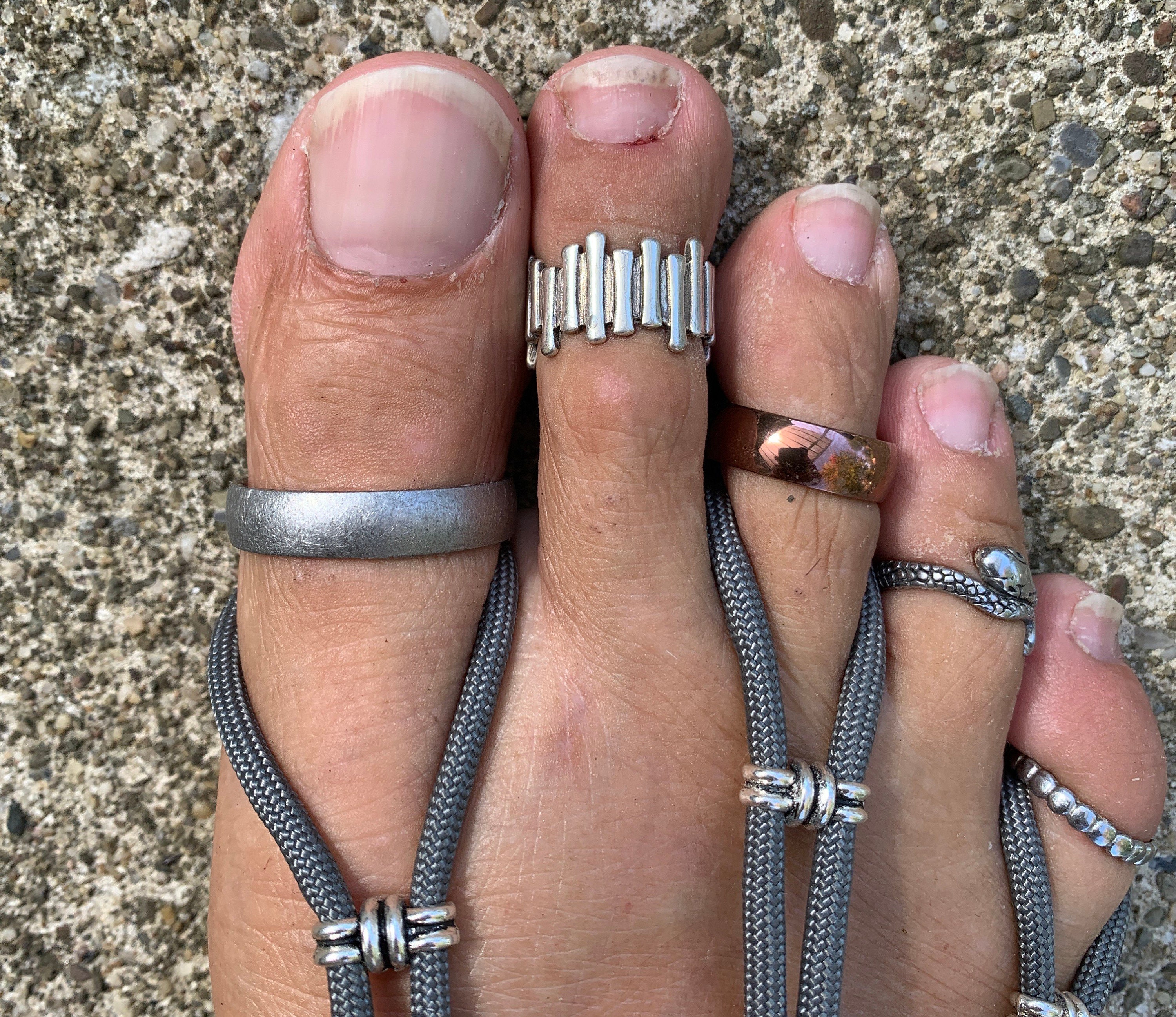 Silver Round Toe Ring – SILBERUH
