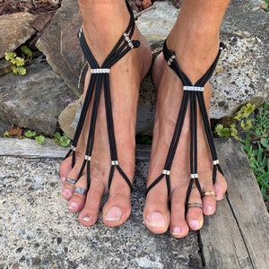 Barefoot Sandals Black Night Mens Foot Jewelry Sole less Sandals Beach wear One Pair Small 5-7