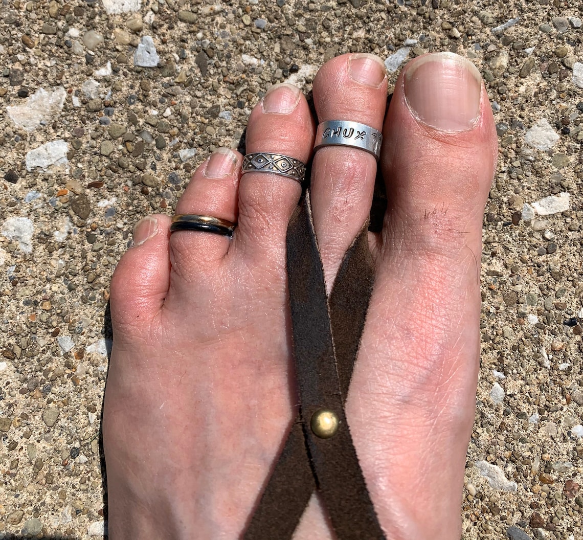 Stainless Steel Mens BLACK & GOLD 2mm Fitted Toe Ring Etsy