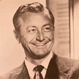 ROBERT YOUNG autographed picture of actor who played Father Knows Best and Marcus Welby, MD.