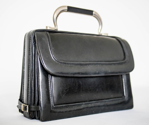 VINTAGE 1960s black leather bellows pochette clutc