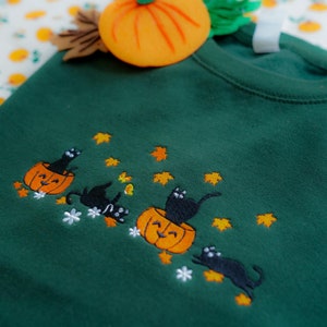 ハロウィン黒猫刺繍スウェットシャツ、パンプキン秋セーター、ハロウィンクルーネック、かわいい秋の不気味な季節、コウモリTシャツトップ、猫好きのギフト