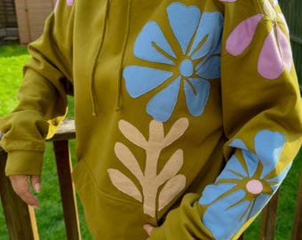 Sweat à capuche en patchwork fait main, sweat à fleurs appliquées, pull Flower Power des années 70, sweat à capuche bohème cottagecore, mode indépendante de l'an 2000