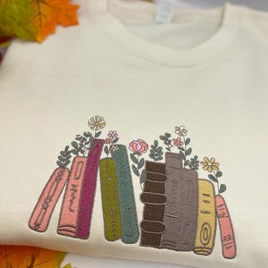 Gesticktes Sweatshirt für Buchliebhaber, Leseratte, Bücherwurm-Ideen, Geschenke für Buchliebhaber, Leseliebhaber-Stickerei-Geschenk