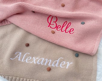 Personalisierte Babydecke stricken | Stickerei Geschenk zur Geburt Kinderwagendecke | Monogrammiert Neugeborenen Baby Geschenk | Weicher Baumwollstrick