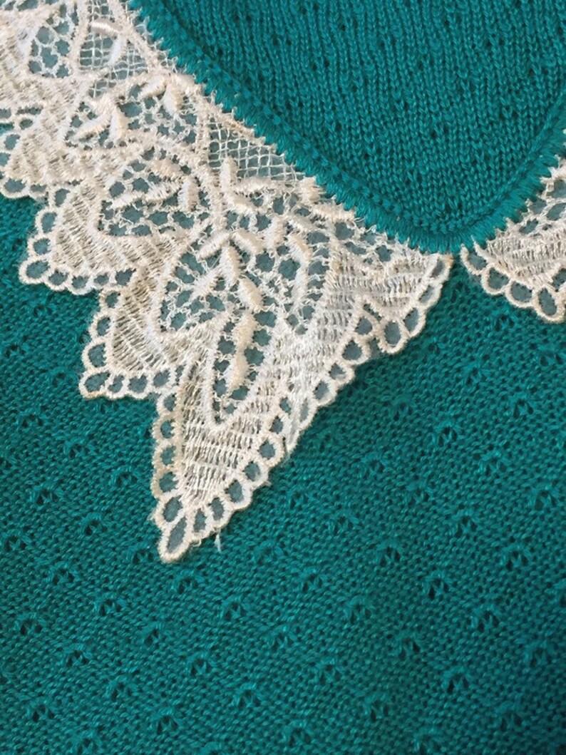 90\u2019s Lace Collar Knit Top ML