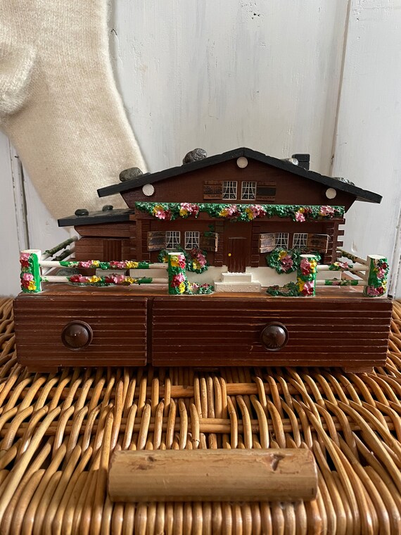Japanese jewelry storage