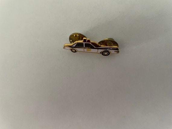 Vintage Lapel Pin Surete du Quebec Police car Ena… - image 3