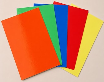 Papier kraft coloré DIN A4 – 10 feuilles brillantes recto – couleurs assorties pour cartes et scrapbooking.