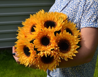 Zonnebloemboeket bruiloft, papieren zonnebloemen, rustiek bruidboeket, decor landelijke bruiloft, crêpepapierbloemen