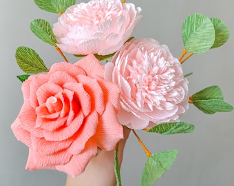 Crêpepapierboeket, papieren pioenrozen, papieren roos, papieren bloemdecor, kinderkamerpapieren bloemen, Flori de Hartie, slaapkamerbloemdecor