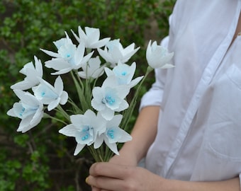 Paper Narcissus, Wedding Decor, Large Paper Flowers, Fake White Flower Stem, Bridal Paper Bouquet, Table Decor, Crepe Paper Flowers, Decor