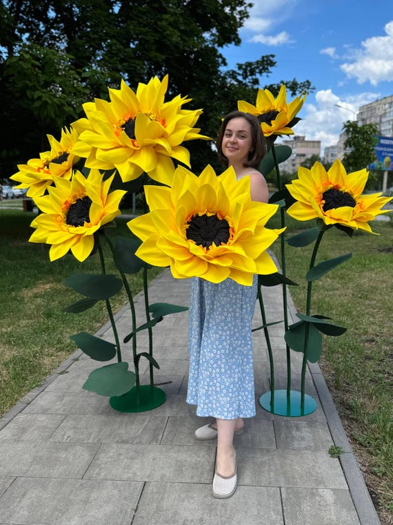 Giant Sunflower Decor, Fall Wedding Decor, Farmhouse Style, Big Foam Sunflower, Fake Flowers, Large Flowers, Fall Decor, Sunflower Decor