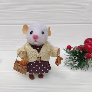 Gefilzte Maus aus dem Puppenhaus