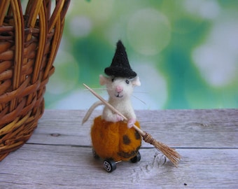 Little mouse made of felt. Halloween decor