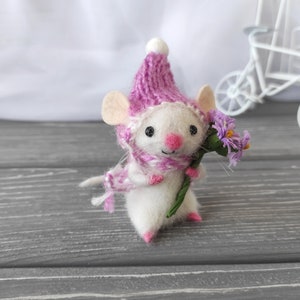 Miniature felt mouse