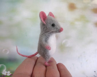 Small gray needle felted mouse