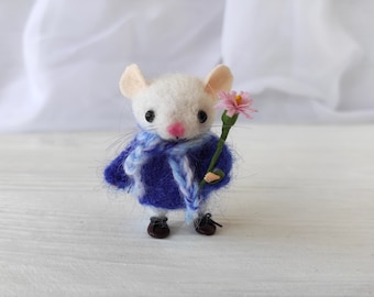 ニードルフェルトで作るネズミ、ミニチュアのネズミの置物