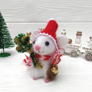 Needle felted mouse, felt animal figurine