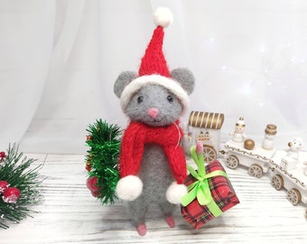Needle felted mouse, christmas mouse, wool mouse, christmas ornament