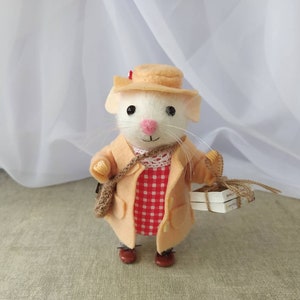 Felted mouse in a dress, Woolen miniature animal for dollhouse