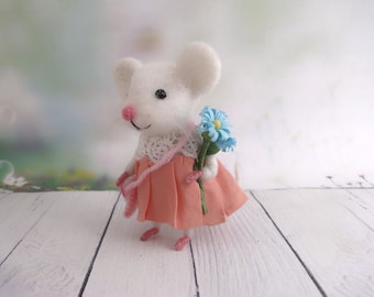 Needle Felted Mouse: Miniature Wool Animal in Peach Dress