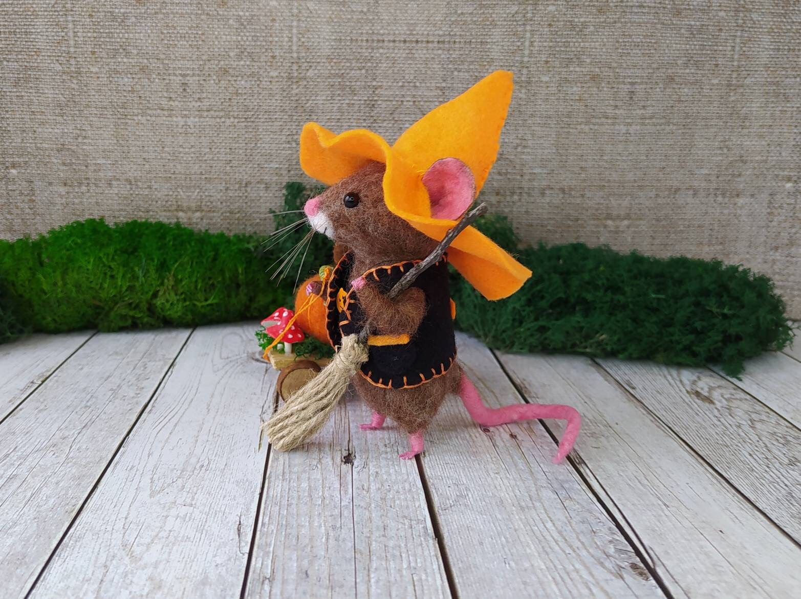 Souris En Laine Feutrée Main - Décoration Halloween Citrouille Avec Chapeau De Sorcière (8 Cm)