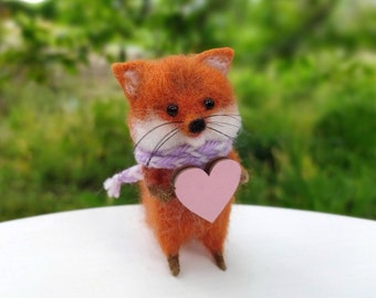 ニードルフェルトのかわいい白いキツネ FENNEC、フェルトキツネ