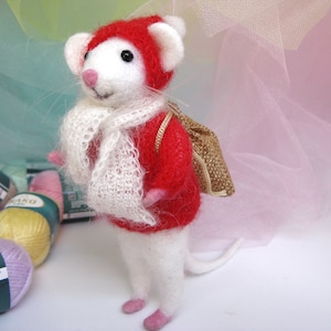 Needle felted mouse, Christmas mouse with gift bag