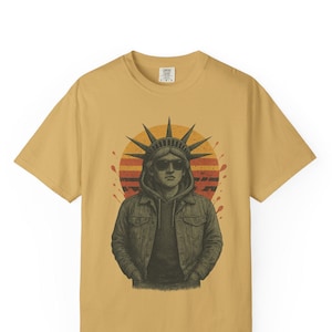 Vintage NYC Statue of Liberty Retro Sunset T-Shirt, Cool Graphic Tee, Unisex Comfort Colors Shirt, Streetwear Aesthetic Top