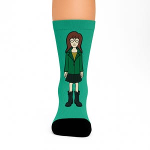 Calcetines de dibujos animados de los 90 inspirados en Daria: divertidos calcetines unisex de cultura pop retro, regalo para fans.