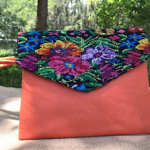 Wristlet |Clutch|Handbag|Huipil |Artisan |Guatemalan| Summer| Fashion-