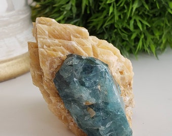 Collection minerals 9 grams Fluorapatite Afghanistan