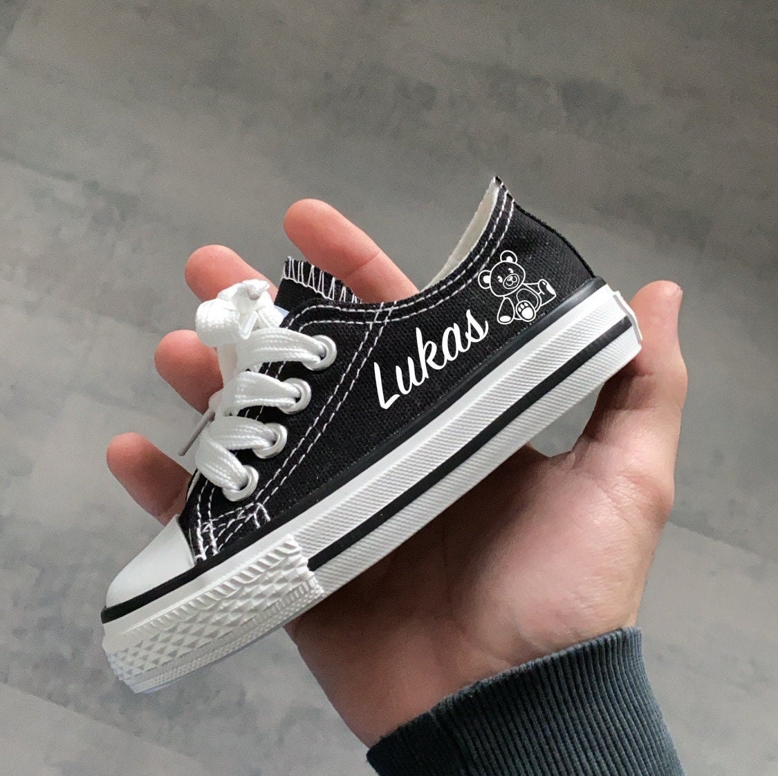 custom name converse