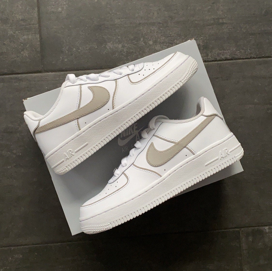 custom air force 1 black outline