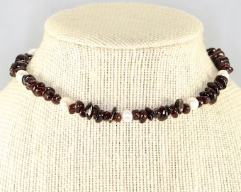 Freshwater pearl and Garnet Crystal Choker Necklace, Natural gemstone chip choker, Raw Garnet necklace for women, January Birthstone Jewelry
