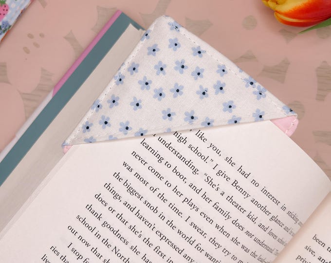 Blue Daisies Fabric Corner Bookmark