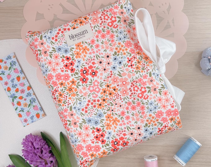 Dainty Floral Book Sleeve with Bow