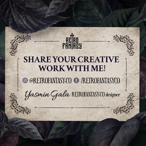 Peut inclure: Une carte de style vintage avec le texte "SHARE YOUR CREATIVE WORK WITH ME!". Elle pr&eacute;sente des &eacute;l&eacute;ments d&eacute;coratifs et le logo "RETRO FANTASY". Le fond est un motif sombre de feuilles. Les r&eacute;seaux sociaux sont &eacute;galement indiqu&eacute;s.