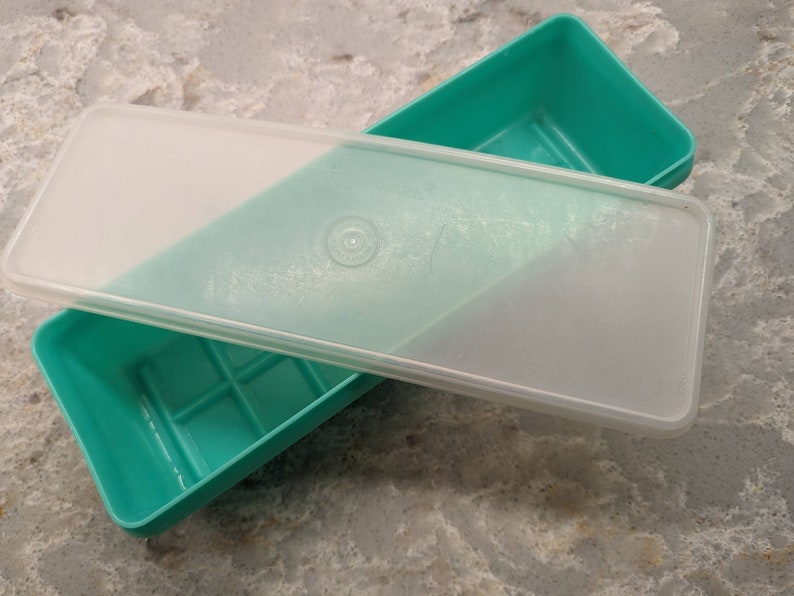 Vintage Tupperware Celery Keeper 8925 With Lid 8932 Etsy