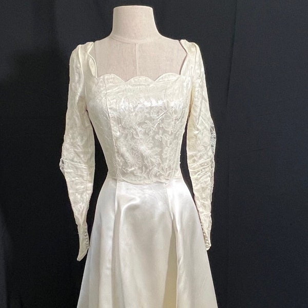 vintage Vogue Couture simple A-line wedding gown with silk lace, size 4/6