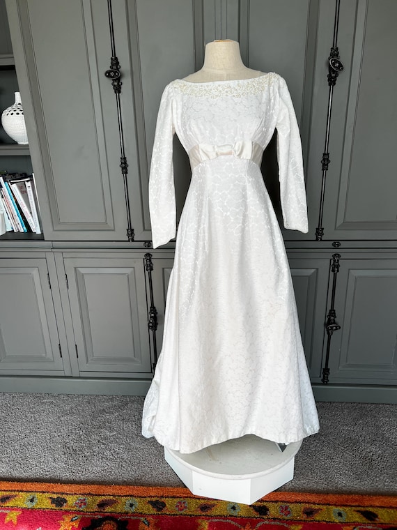 ヴィンテージウエディングドレス　EmmaDomb Gorgeous Vintage Brocade Emma Domb Wedding Dress Size 4 - Etsy