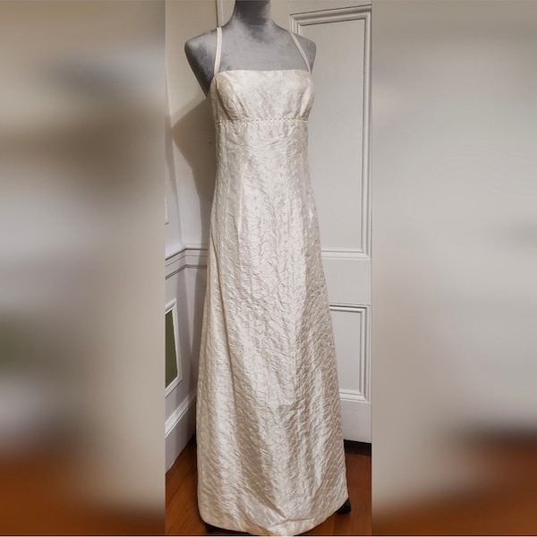Silk eyelet lace sheath gown by Nicole Miller Size 12