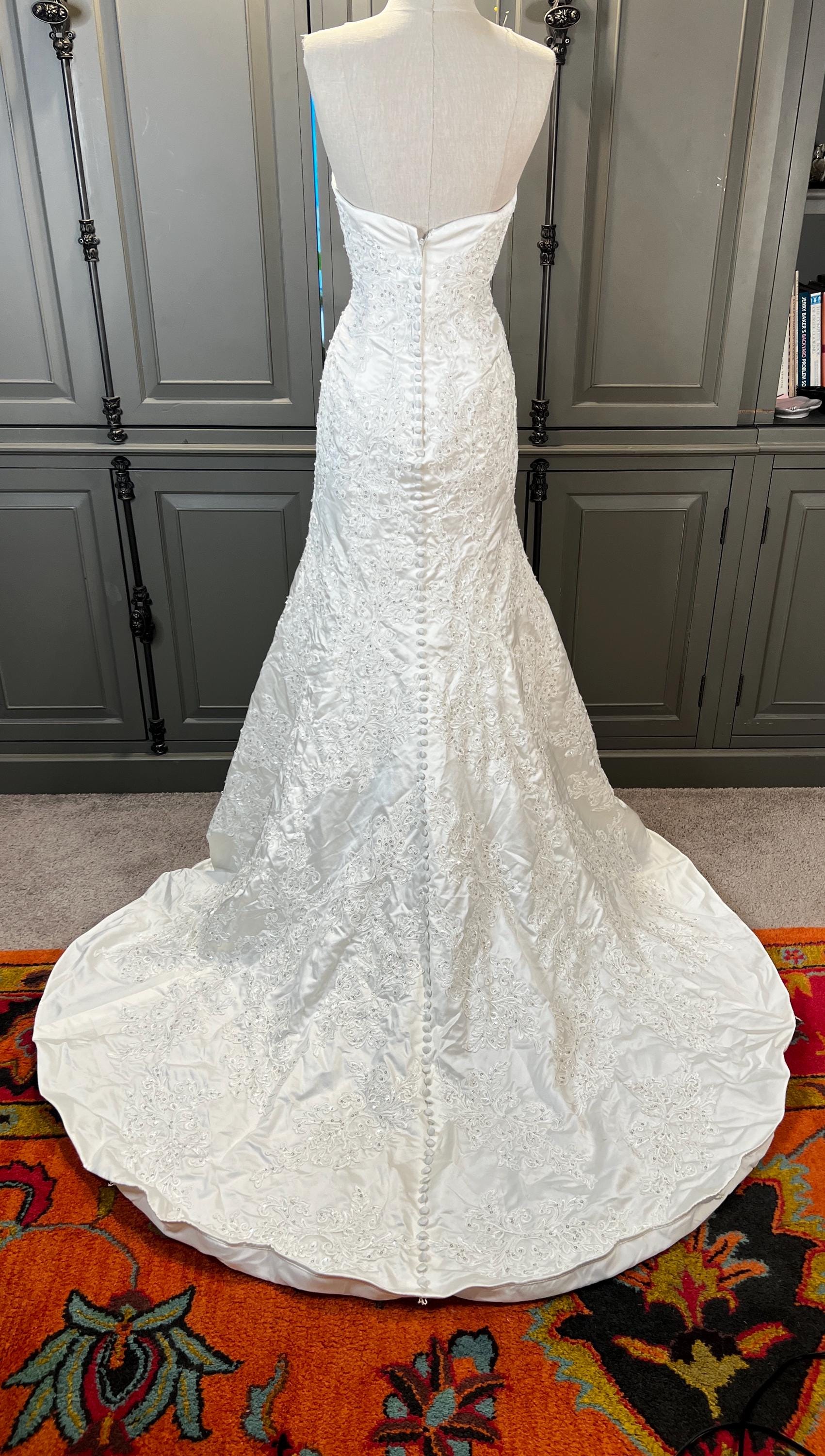 vera wang lace sleeve wedding dress Vera Wang Gown main image 0