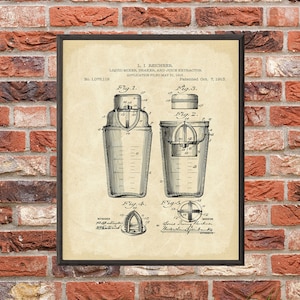 Pode incluir: Um desenho de patente vintage para um misturador de líquidos, agitador e extrator de sumo. O desenho mostra uma ilustração detalhada do dispositivo, incluindo suas várias partes e componentes. O número da patente é 1.078.119 e a data é 7 de outubro de 1913.