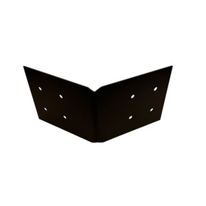 K&ouml;nnte beinhalten: Schwarze Metalleckst&uuml;tze mit mehreren L&ouml;chern zum Befestigen von Holz. Die St&uuml;tze ist so konzipiert, dass sie Ecken und Verbindungen in Holzbearbeitungsprojekten verst&auml;rkt.
