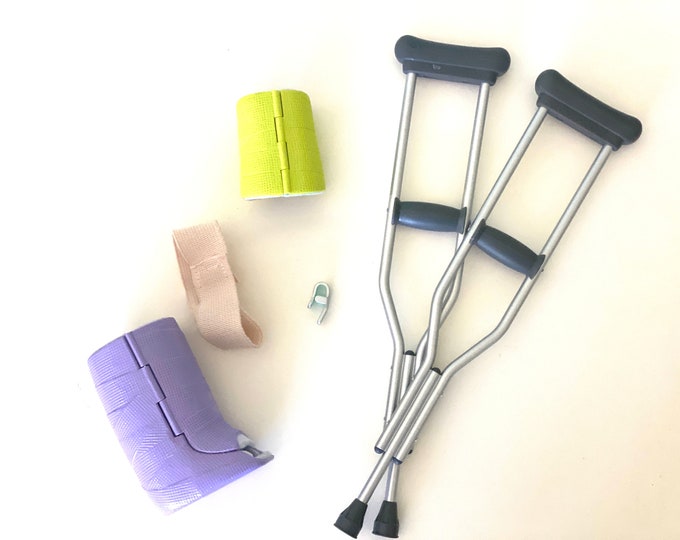 American Girl Crutches and Cast Set With Ace Bandage and Finger Splint
